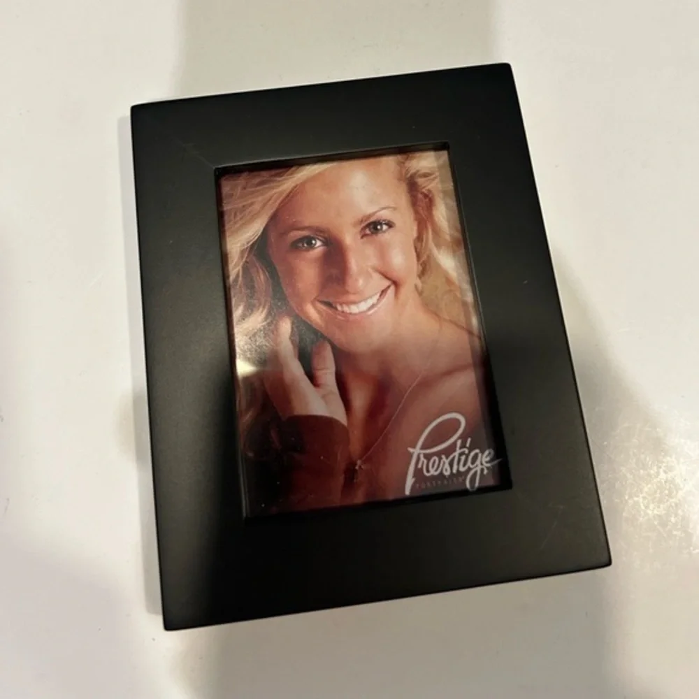 PRESTIGE BLACK PHOTO FRAME BRAND NEW